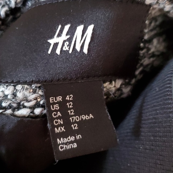 Blazer - Picture 4 of 5